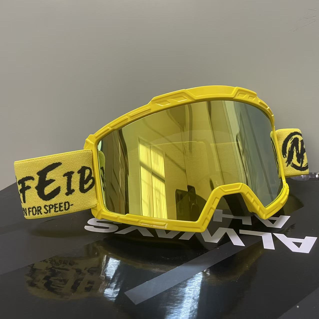 Nuovi occhiali da moto da uomo - Equestrian Helmet recensione e prezzo